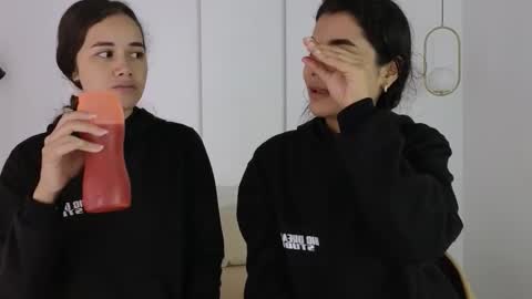 chanell and yina online show from 15, 11, 2025