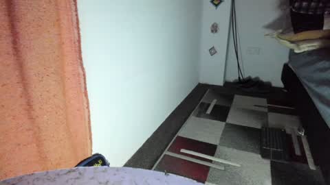 Antonioylola online show from 3, 1, 2025