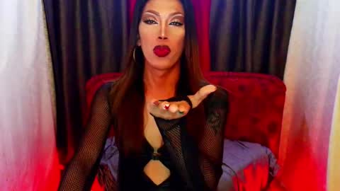 Snapshot of sexydevine_34 chatting on 15, 7, 2026 Devine online show from 15, 7, 2026