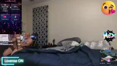 Snapshot of sexydistraction1 chatting on 9, 8, 2026 SexyDistraction online show from 9, 8, 2026
