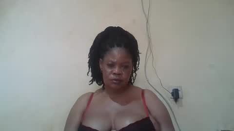 Snapshot of sexydove2 chatting on 18, 4, 2026 EMILY online show from 18, 4, 2026