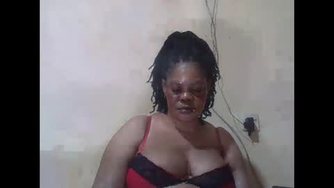 Snapshot of sexydove2 chatting on 18, 4, 2026 EMILY online show from 18, 4, 2026