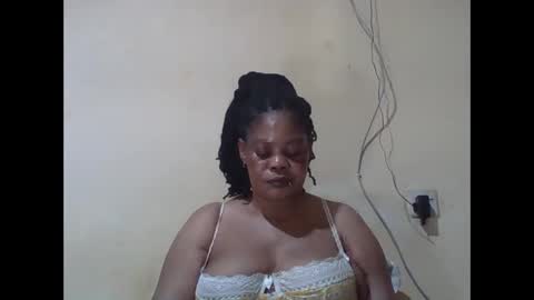 Snapshot of sexydove2 chatting on 19, 4, 2026 EMILY online show from 19, 4, 2026