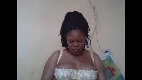 Snapshot of sexydove2 chatting on 20, 4, 2026 EMILY online show from 20, 4, 2026