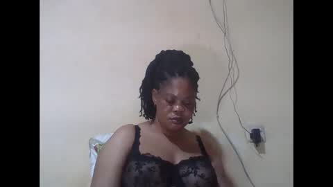 Snapshot of sexydove2 chatting on 23, 4, 2026 EMILY online show from 23, 4, 2026