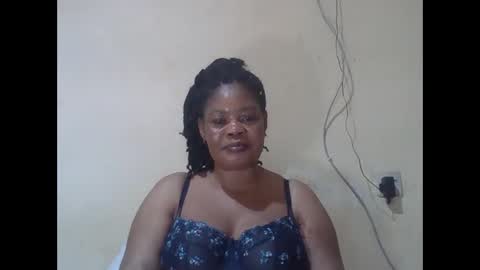 Snapshot of sexydove2 chatting on 25, 4, 2026 EMILY online show from 25, 4, 2026