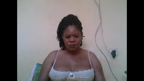 Snapshot of sexydove2 chatting on 26, 4, 2026 EMILY online show from 26, 4, 2026