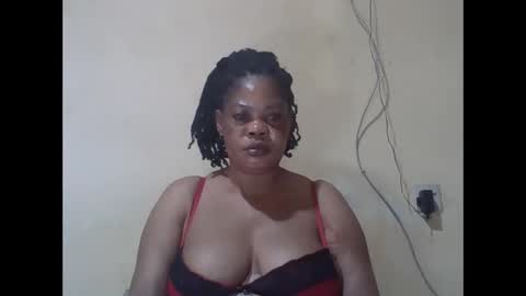 Snapshot of sexydove2 chatting on 29, 4, 2026 EMILY online show from 29, 4, 2026