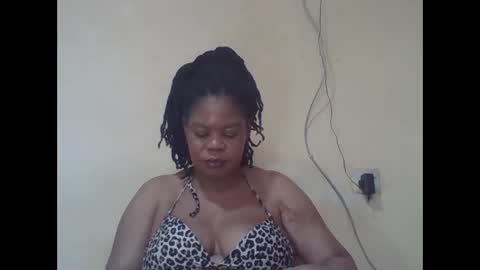 Snapshot of sexydove2 chatting on 4, 5, 2026 EMILY online show from 4, 5, 2026