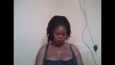 Snapshot of sexydove2 chatting on 16, 5, 2026 EMILY online show from 16, 5, 2026
