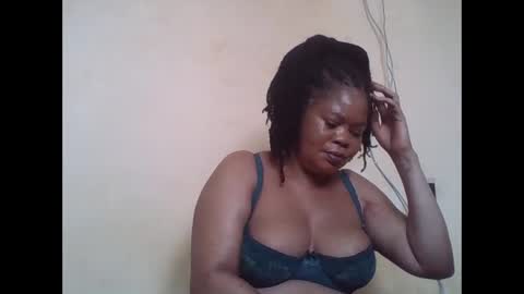 Snapshot of sexydove2 chatting on 16, 5, 2026 EMILY online show from 16, 5, 2026