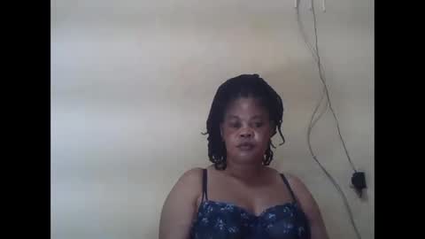 Snapshot of sexydove2 chatting on 18, 5, 2026 EMILY online show from 18, 5, 2026