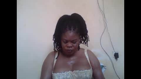Snapshot of sexydove2 chatting on 19, 5, 2026 EMILY online show from 19, 5, 2026