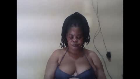 Snapshot of sexydove2 chatting on 24, 5, 2026 EMILY online show from 24, 5, 2026
