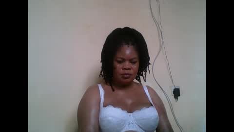 Snapshot of sexydove2 chatting on 25, 5, 2026 EMILY online show from 25, 5, 2026