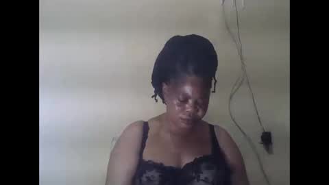 Snapshot of sexydove2 chatting on 27, 5, 2026 EMILY online show from 27, 5, 2026