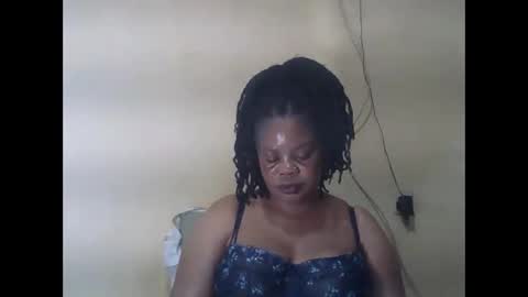 Snapshot of sexydove2 chatting on 27, 5, 2026 EMILY online show from 27, 5, 2026