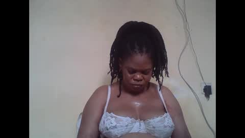 Snapshot of sexydove2 chatting on 30, 5, 2026 EMILY online show from 30, 5, 2026
