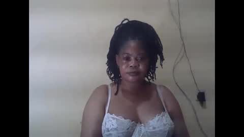 Snapshot of sexydove2 chatting on 31, 5, 2026 EMILY online show from 31, 5, 2026
