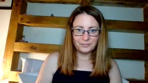 Snapshot of sexyemilyoliver chatting on 8, 6, 2026 Emily online show from 8, 6, 2026