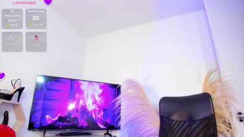 sexygoddess_f online show from 23, 9, 2025