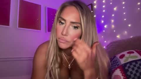 Ashley Love online show from 29, 3, 2026