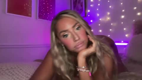 Snapshot of sexygoodvibebabe69 chatting on 11, 7, 2026 Ashley Love online show from 11, 7, 2026