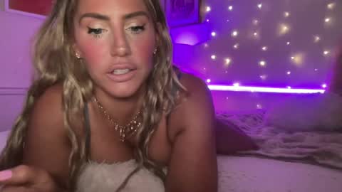Snapshot of sexygoodvibebabe69 chatting on 30, 7, 2026 Ashley Love online show from 30, 7, 2026