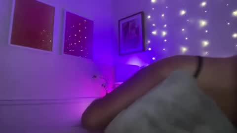 Snapshot of sexygoodvibebabe69 chatting on 6, 8, 2026 Ashley Love online show from 6, 8, 2026