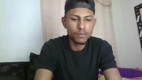 Snapshot of sexyleon69 chatting on 4, 11, 2025 Sexy leon online show from 4, 11, 2025