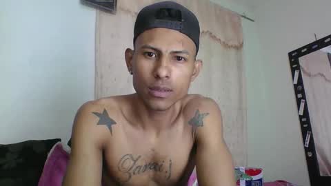 Snapshot of sexyleon69 chatting on 12, 11, 2025 Sexy leon online show from 12, 11, 2025