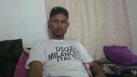 Snapshot of sexyleon69 chatting on 12, 1, 2026 Sexy leon online show from 12, 1, 2026