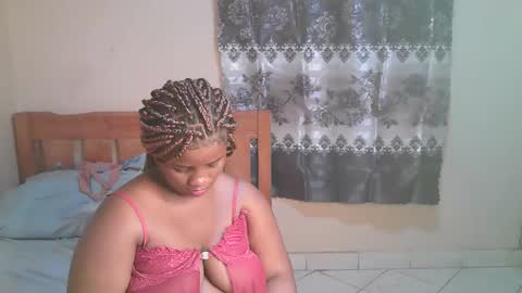 Snapshot of sexylucy33 chatting on 19, 2, 2026 sexylucy33 online show from 19, 2, 2026