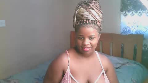 Snapshot of sexylucy33 chatting on 19, 2, 2026 sexylucy33 online show from 19, 2, 2026