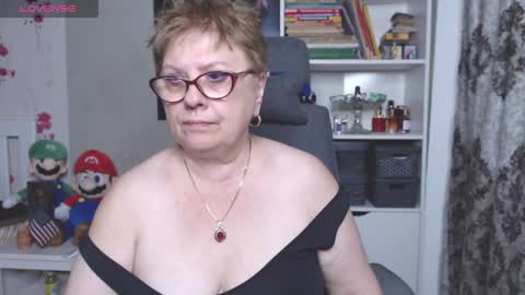 sexylynette4u online show from 26, 10, 2025