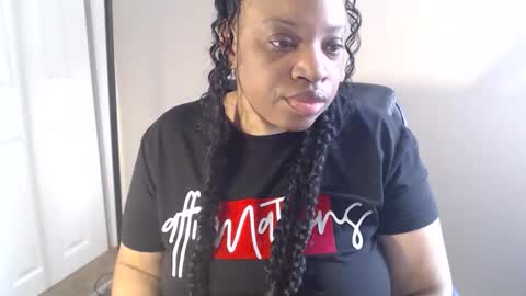 Snapshot of sexymona1218 chatting on 10, 5, 2026 SexyMona online show from 10, 5, 2026