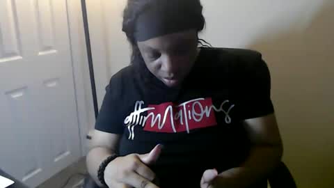 Snapshot of sexymona1218 chatting on 19, 5, 2026 SexyMona online show from 19, 5, 2026