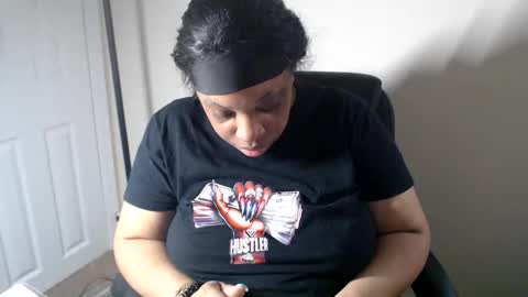 Snapshot of sexymona1218 chatting on 23, 5, 2026 SexyMona online show from 23, 5, 2026