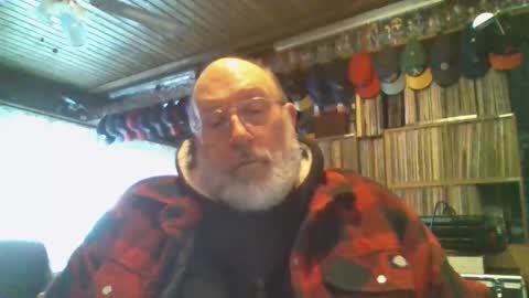 Grizz Lee Bear online show from 15, 1, 2025