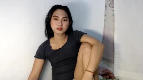 sexypetiteraine online show from 7, 6, 2026