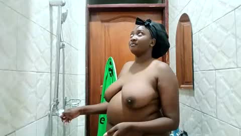 Snapshot of sexyquin1 chatting on 25, 6, 2026 sexyquin1 online show from 25, 6, 2026