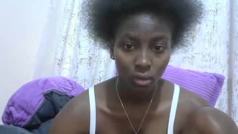 Snapshot of sexytinyy chatting on 2, 10, 2025 maria online show from 2, 10, 2025