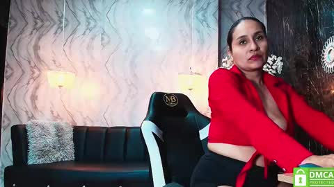 Snapshot of sexyy_madame chatting on 2, 12, 2025 MADAME online show from 2, 12, 2025