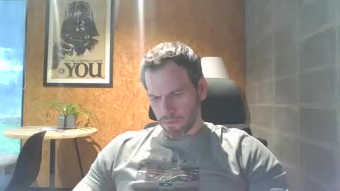 Snapshot of shad0w_hunter chatting on 2, 12, 2024 shad0w_hunter online show from 2, 12, 2024