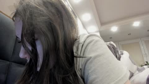 shadow_raffi online show from 5, 1, 2025