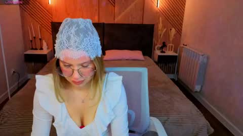 Snapshot of shakira_lux chatting on 23, 5, 2026 Shakira online show from 23, 5, 2026