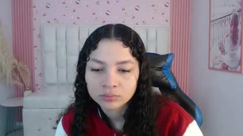 Snapshot of shalon_diaz_sub chatting on 21, 12, 2025 Shalon online show from 21, 12, 2025