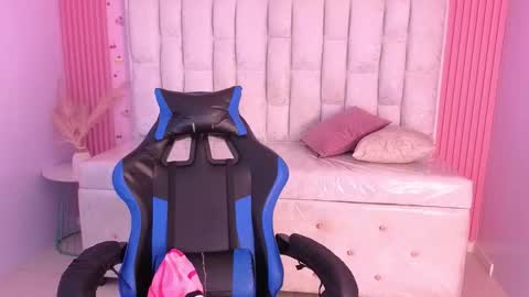 Snapshot of shalon_diaz_sub chatting on 3, 3, 2026 Shalon online show from 3, 3, 2026