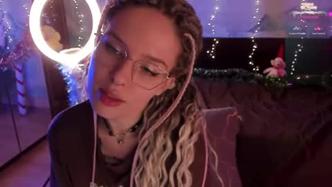 Snapshot of shameles_pussy chatting on 28, 12, 2024 shameles_pussy online show from 28, 12, 2024