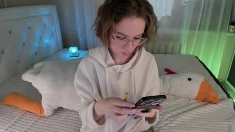 Snapshot of shameles_pussy chatting on 9, 2, 2025 shameles_pussy online show from 9, 2, 2025